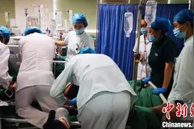 血液透析中突发心跳骤停 厦门医务人员接力挽回生命图片