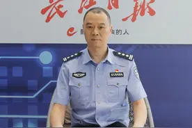 白沙洲大道渣土车飞奔惹人忧，市交管局：联合三个区专项整治图片