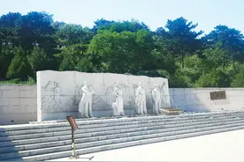 忠诚铸丰碑图片