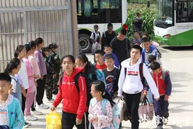 曲靖100余个“小小特种兵”开始“战狼”之旅图片