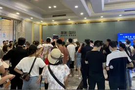 懵了！重庆一小区主入口设计66步台阶，爬完进小区已累瘫……图片