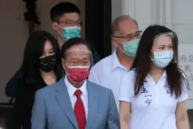 称郭台铭幕僚不宜穿牛仔裤见蔡英文 扁办前顾问反被骂鄙琐庸愚图片