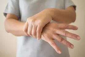 睡觉时4种迹象，可能是脑梗信号！千万别不当回事图片