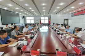 刘国强会见国能宁夏电力有限公司董事长季明彬一行图片