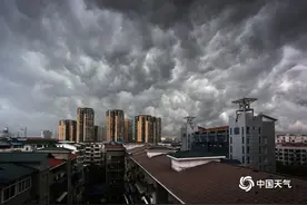 风雨欲来乌云压城 四川遂宁天空宛如“科幻大片”图片