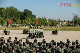 多图直击丨队列会操原来这么帅图片