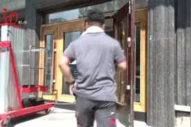 女记者爬楼追不上他！他们是烈日下的赶路人，也是你最“熟悉”的“陌生人”图片