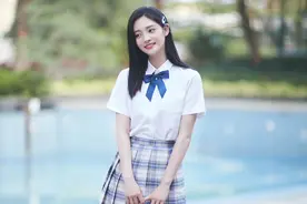 夏日制服风格纹短裙，让你一秒回到校园时代图片