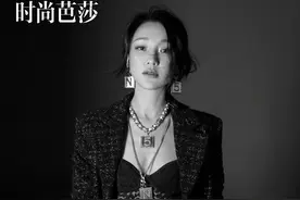 周迅拍写真如脚踩大片星光 暗金涌动美成电影图片