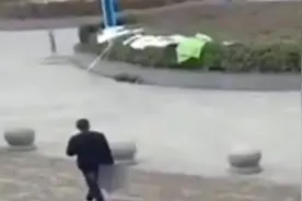 女子起诉离婚法庭外遭丈夫残忍杀害，罪犯已被执行死刑视频封面