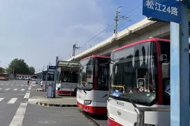 上海一些公交车内温度竟超37℃！说好的空调为何迟迟不开？视频封面