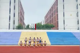 飒不飒？湖北高校师生夺得全国啦啦操联赛“双冠”图片