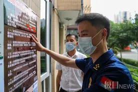 本月起电动车上楼面临罚款，新规首日记者探访：上楼现象依然常见图片