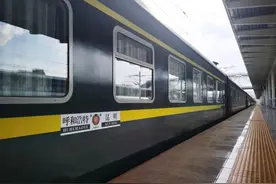 这趟列车近期多次晚点，竟无一旅客投诉！图片