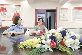 失散五十四年 双胞胎姐妹“隔空相认”图片