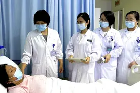 凶险！高龄产妇上了手术台发现凶险性胎盘前置险丢命，专家联手力保母婴平安图片