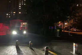 太黑！走夜路成了"睁眼瞎"图片