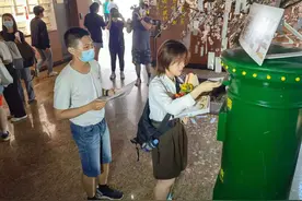 “你们披荆斩棘换来的幸福我们感受到了！”赵世炎牺牲94周年，一场跨越时空的特殊见面会举行图片