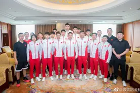 胡金秋跟随中国三人篮球队出征东京奥运会，看看他出发前说了什么图片