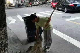 凌晨4点半，杭州街头一幕刷屏！这对姐弟俩，真的太懂事图片