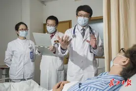 “语言架桥，用心治病”，远在新疆的患者慕名找市中心医院的蔡常春看病图片