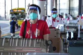 “等了五年，我们一定准备好了”——中国女排女篮跳水等队抵达东京图片