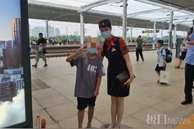 15岁北京男孩负气离家出走，幸好在高铁上遇到这位小姐姐图片