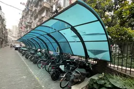 想装充电桩没钱又没地，上海微型小区如何解决电瓶车难题？视频封面