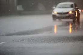 现场直击 郑州暴雨刷新记录图片