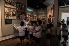 这里的“棒棒糖”居然还会讲故事……图片