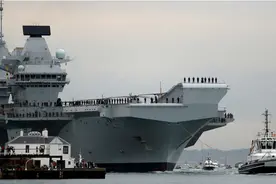 英国宣称将在亚洲永久部署两艘军舰，俄罗斯网友：他们是美国的一条攻击犬？图片
