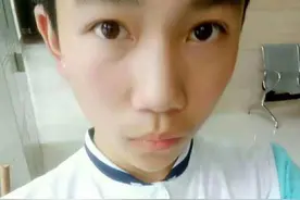 四年前杭州少年凌晨离家，再无音信，最疼他的奶奶去世前一直念叨：孩子啊你在哪里？图片