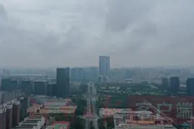 迅速响应 全面动员 郑州全力以赴应对罕见特大暴雨汛情图片