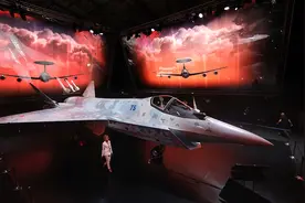 俄新型五代战机亮相莫斯科航展，普京称赞俄航空工业潜力巨大图片