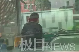 保安讲述郑州地铁5号线救援经过：工作人员牵着乘客贴墙逃生，出站时水淹到脖子图片