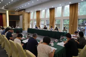 普陀区政府常务会议为啥来了3位“嘉宾”？图片