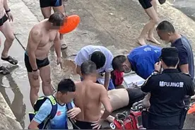 突发！杭州大伯在钱塘江游泳溺亡！该区域禁止游泳，很多人爬梯子翻墙进来游图片