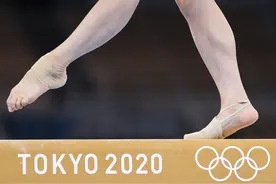 体操——日本女队进行赛前训练图片