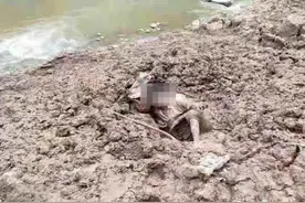 四川通江九旬老人被困泥潭7小时：为自救挖断手指甲，获救不久现场遭泥石流图片