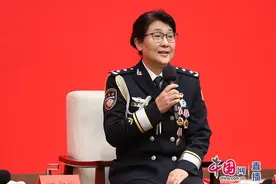 “让尸体开口”的法医田雪梅：显微镜下识别细小人骨，帮被害女童找到真凶图片