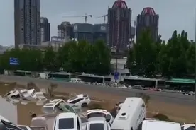 亲历者讲述京广隧道逃生经历：想起后怕，推开车门水已到大腿视频封面