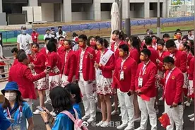中国奥运代表团入场服亮相图片