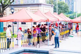 南京战疫一线：守护你我，挺身而出的凡人英雄图片