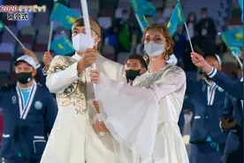哈萨克斯坦女旗手颜值折服网友 自带仙气出场引热议图片