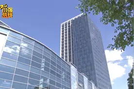女子买精装房，收房却是毛坯？！开发商：交付后再装修图片