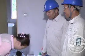 把钥匙插进插座，10岁男孩差点丢了命！暑假请看好孩子图片