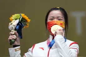 杨倩二三事：第一次全国赛睡着了，气枪打娃娃让摊主求饶图片
