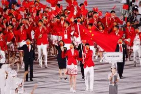 “白糖拌西红柿”上线，回顾历届奥运会中国代表团礼仪服图片