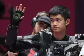 自古英雄出少年！16岁中国少年射落银牌图片