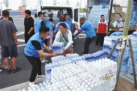 乌兰察布救灾捐助物资发往河南新乡图片